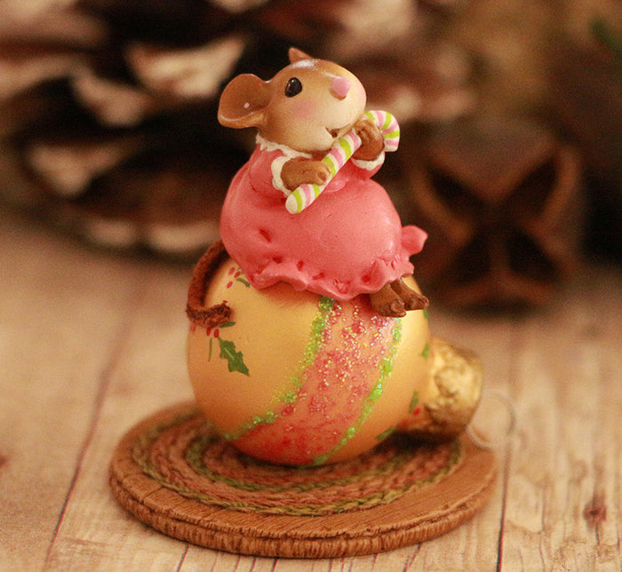 Holiday Charm (gold)