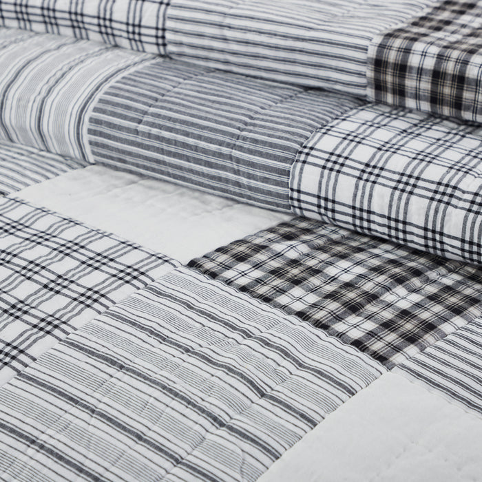 Sawyer Mill Black Luxury King Quilt 120Wx105L